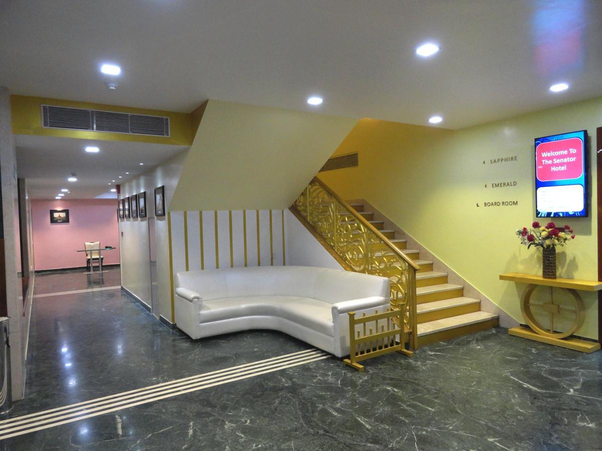 The Senator Hotel Калькутта Экстерьер фото